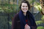 Amsterdam 1 maart 2026
Presentatie boek Lies Visschedijk bij de botanische tuin . Hans Dorrestijn reikte het eerste exemplaar uit . Susan Visser