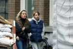 Amsterdam 7 maart 2026
Suze Mens en haar zoon op straat in Amsterdam zuid.