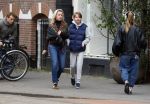 Amsterdam 7 maart 2026
Suze Mens en haar zoon op straat in Amsterdam zuid.