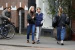 Amsterdam 7 maart 2026
Suze Mens en haar zoon op straat in Amsterdam zuid.