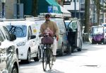 Amsterdam 2 maart 2026
Thierry Baudet met zijn. dochter  Penelope op de fiets in Amsterdam zuid