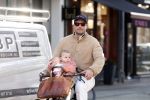 Amsterdam 2 maart 2026
Thierry Baudet met zijn. dochter  Penelope op de fiets in Amsterdam zuid