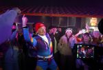 Zoetermeer 6 maart 2026
Bas Smit tijdens de opnames voor een promovideo in SnowWorld. De BN'er kondigde samen met Wolter Kroes Toni Tiefschnee en Wilfred Genee een nieuw evenement aan in de Brabanthallen met de naam Apres ski reunie .