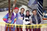Zoetermeer 6 maart 2026
Bas Smit tijdens de opnames voor een promovideo in SnowWorld. De BN'er kondigde samen met Wolter Kroes Toni Tiefschnee en Wilfred Genee een nieuw evenement aan in de Brabanthallen met de naam Apres ski reunie .