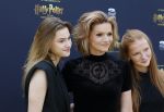 Scheveningen 14 maart 2026
Premiere Harry Potter in het afas circustheater. Tooske Ragas met haar dochters