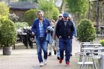 Amsterdam 1 maart 2026
Presentatie boek Lies Visschedijk bij de botanische tuin . Hans Dorrestijn reikte het eerste exemplaar uit . Vincent Croiset en Frank Lammers