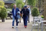 Amsterdam 1 maart 2026
Presentatie boek Lies Visschedijk bij de botanische tuin . Hans Dorrestijn reikte het eerste exemplaar uit . Vincent Croiset en Frank Lammers