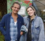 Amsterdam 1 maart 2026
Presentatie boek Lies Visschedijk bij de botanische tuin . Hans Dorrestijn reikte het eerste exemplaar uit . Vincent Croiset met partner Tina de Bruin en hun zoon