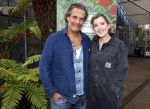 Amsterdam 1 maart 2026
Presentatie boek Lies Visschedijk bij de botanische tuin . Hans Dorrestijn reikte het eerste exemplaar uit . Vincent Croiset met partner Tina de Bruin en hun zoon