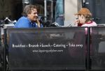 Amsterdam 6 maart 2026
Vincent Croiset en zijn vriendin Tina de Bruin op terras en winkelend in Amsterdam zuid .