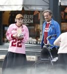 Amsterdam 6 maart 2026
Vincent Croiset en zijn vriendin Tina de Bruin op terras en winkelend in Amsterdam zuid .