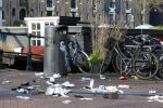 Amsterdam 4 maart 2026
Vuilnis op straat in Amsterdam omdat vuilnisbakken leeg gehaald worden voor blikjes met statiegeld