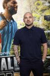 Amsterdam 19 maart 2026
Presentatie Fooytball Island van Videoland . Aanwezig Richard Witschge Wesley Sneijder Ronald de Boer John v t Schip Keesd Kwakman Tom Beugelsdijk Mike Obiku Kevin Blom Kenneth Perez en presentator Frank Evenblij .