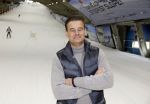 Zoetermeer 6 maart 2026
Bas Smit tijdens de opnames voor een promovideo in SnowWorld. De BN'er kondigde samen met Wolter Kroes en Wilfred Genee een nieuw evenement aan in de Brabanthallen met de naam Apres ski reunie .