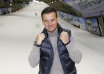 Zoetermeer 6 maart 2026
Bas Smit tijdens de opnames voor een promovideo in SnowWorld. De BN'er kondigde samen met Wolter Kroes en Wilfred Genee een nieuw evenement aan in de Brabanthallen met de naam Apres ski reunie .