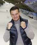 Zoetermeer 6 maart 2026
Bas Smit tijdens de opnames voor een promovideo in SnowWorld. De BN'er kondigde samen met Wolter Kroes en Wilfred Genee een nieuw evenement aan in de Brabanthallen met de naam Apres ski reunie .