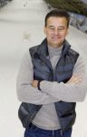 Zoetermeer 6 maart 2026
Bas Smit tijdens de opnames voor een promovideo in SnowWorld. De BN'er kondigde samen met Wolter Kroes en Wilfred Genee een nieuw evenement aan in de Brabanthallen met de naam Apres ski reunie .