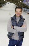 Zoetermeer 6 maart 2026
Bas Smit tijdens de opnames voor een promovideo in SnowWorld. De BN'er kondigde samen met Wolter Kroes en Wilfred Genee een nieuw evenement aan in de Brabanthallen met de naam Apres ski reunie .