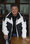 Zoetermeer 6 maart 2026
Bas Smit tijdens de opnames voor een promovideo in SnowWorld. De BN'er kondigde samen met Wolter Kroes en Wilfred Genee een nieuw evenement aan in de Brabanthallen met de naam Apres ski reunie .
