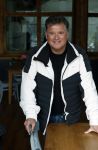 Zoetermeer 6 maart 2026
Bas Smit tijdens de opnames voor een promovideo in SnowWorld. De BN'er kondigde samen met Wolter Kroes en Wilfred Genee een nieuw evenement aan in de Brabanthallen met de naam Apres ski reunie .
