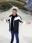 Zoetermeer 6 maart 2026
Bas Smit tijdens de opnames voor een promovideo in SnowWorld. De BN'er kondigde samen met Wolter Kroes en Wilfred Genee een nieuw evenement aan in de Brabanthallen met de naam Apres ski reunie .