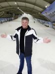 Zoetermeer 6 maart 2026
Bas Smit tijdens de opnames voor een promovideo in SnowWorld. De BN'er kondigde samen met Wolter Kroes en Wilfred Genee een nieuw evenement aan in de Brabanthallen met de naam Apres ski reunie .