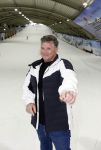 Zoetermeer 6 maart 2026
Bas Smit tijdens de opnames voor een promovideo in SnowWorld. De BN'er kondigde samen met Wolter Kroes en Wilfred Genee een nieuw evenement aan in de Brabanthallen met de naam Apres ski reunie .