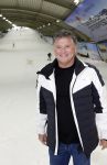 Zoetermeer 6 maart 2026
Bas Smit tijdens de opnames voor een promovideo in SnowWorld. De BN'er kondigde samen met Wolter Kroes en Wilfred Genee een nieuw evenement aan in de Brabanthallen met de naam Apres ski reunie .