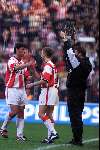 04 April 1999
Wissel tussen Luc Nilis en Dennis Rommedahl tijdens PSV-AJAX 3-1