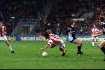 17-04-99
PSV-NEC
Luc Nilis wordt onderuitgehaald door Anton Janssen