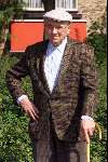 Bejaarde man met wandelstok