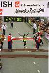 MARATHON ROTTERDAM-FINISH VAN DE WINNAARJAPHET KOSGEI(KENIA)
18 April 1999