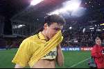 13 April 1999
Mark v Bommel de kersverse PSV-er huilt van blijdschap