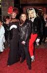 7 April 1999
Grolsch Masters premiere
Op de foto v.l.n.r.: Nicky Nicole, Anita Doth en een travestiet