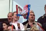 4 April 1999
Paul de Leeuw met zijn vriend tijdens PSV-AJAX 3-1