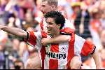 4 April 1999
Ruud v Nistelrooij blij nadat hij PSV op 2-1 heeft gebracht in de wedstrijd PSV-AJAX 3-1