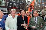 Amsterdam 31 Maart 1999
Yvonne de Vries met naast haar Henny Cruyff en schrijver van het boek Bert Hiddema.
Yvonne Gullit