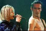 Hilversum, 6 april 2000
Uitreiking van de EDSION-Award 2000
Anouk tijdens haar optreden nadat ze een EDISON had gewonnen