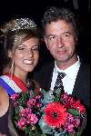 Gemert 8 april 2000
Miss Universe 2000
winnares Chantal v Roessel ( 25) uit Den Bosch  hier met organisator Hans Konings