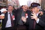 Eindhoven, 30 april 2000
PSV Landskampioen 
Feest na de wedstrijd PSV-RKC, eindstand 7-1

Harry v Kemenade samen met Erik Gerets en Harryv Raaij


PETER SMULDERS BV