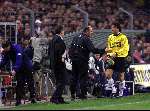 Eindhoven, 1 april 2000
PSV-AZ, eindstand 5-1
Rode kaart voor Ronald Waterreus  Mart v d Heuvel