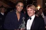 Scheveningen 17 april 2000
Uitreiking Musical Awards.
Sophia Wezer en de  maker van de beeldjes