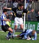 Eindhoven, 28 april 2001
Wedstrijd tussen EVV Eindhoven -FC Den Bosch, eindstand 2-2.
v.l.n.r.: Bouarfa Yahiaoui, Rob Wielaert en Michael Aerts