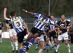 Eindhoven, 28 april 2001
Wedstrijd tussen EVV Eindhoven -FC Den Bosch, eindstand 2-2.
Stanley Macdonald in duel met Fred v d Hoorn