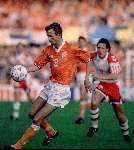 Adri van Tiggelen in Nederlands elftal tijdens de EK 1992 in Zweden