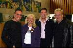 Tilburg 26 april 2002
Corry Konings krijgt uit handen van Johan Stekelenburg een lintje. Corry samen met haar vriend Mario