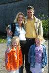 Kaatsheuvel 21 april 2002
50 jarig bestaan van de efteling en premiere show Hans Klok.
Esther Duller met gezin