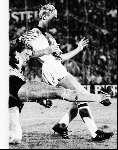 AJAX-PSV 28 augustus 1985
Eindstand 2-4
Hans v Breukelen in duel met Ronald Koeman (spelend voor AJAX)