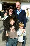 Kaatsheuvel 21 april 2002
50 jarig bestaan van de efteling en premiere show Hans Klok.
Haye v d Heyden met gezin