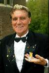 Dussen 26 april 2002
Jacques Herb met lintje